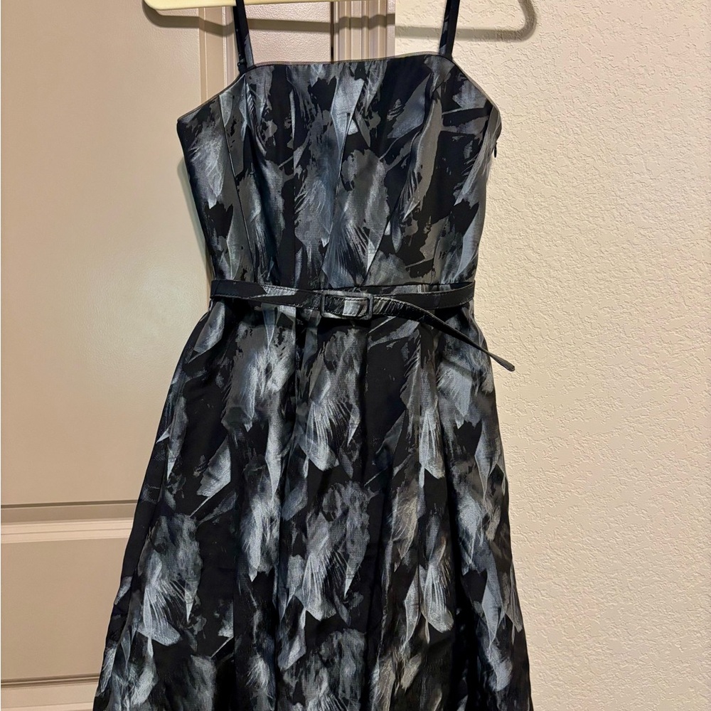 WHBM Elegant Abstract Print Dress with Belt